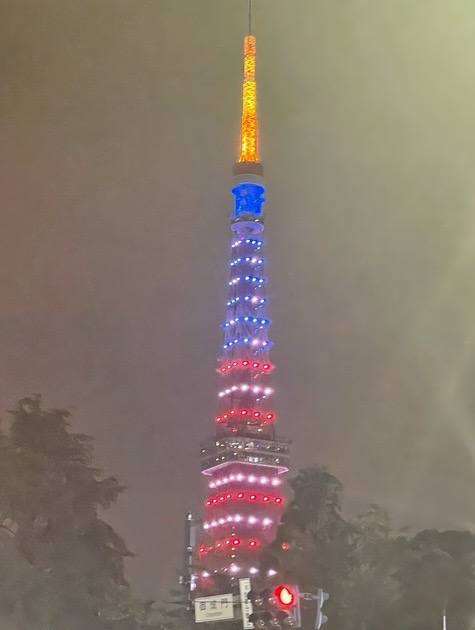 トランプカラーに染まった東京タワーと、“ご縁の光”が灯る瞬間