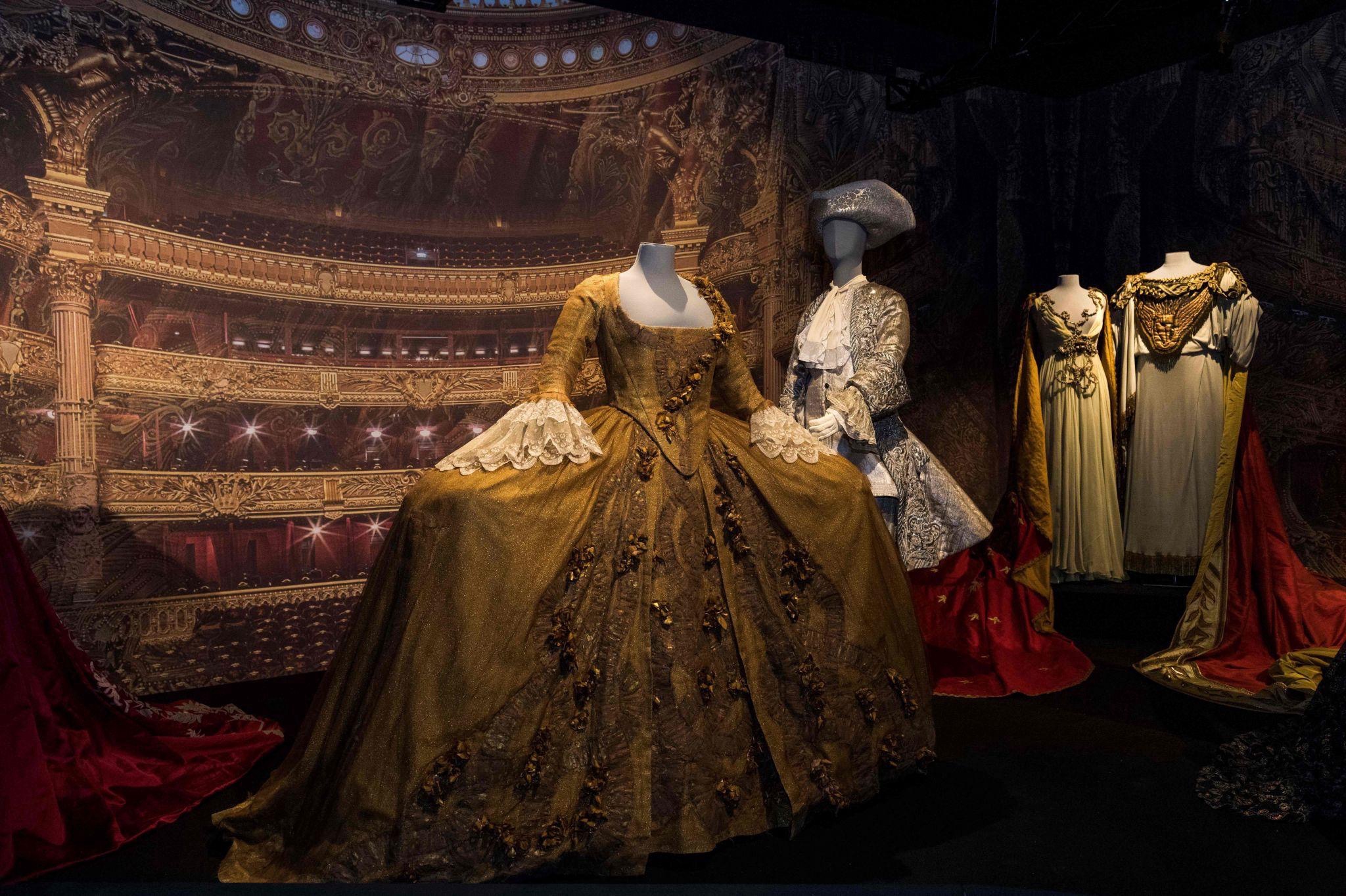 モーツァルトのフィガロの結婚 — 愛と階級、欲望と赦しの音楽劇 — http://www.cherry-piano.com