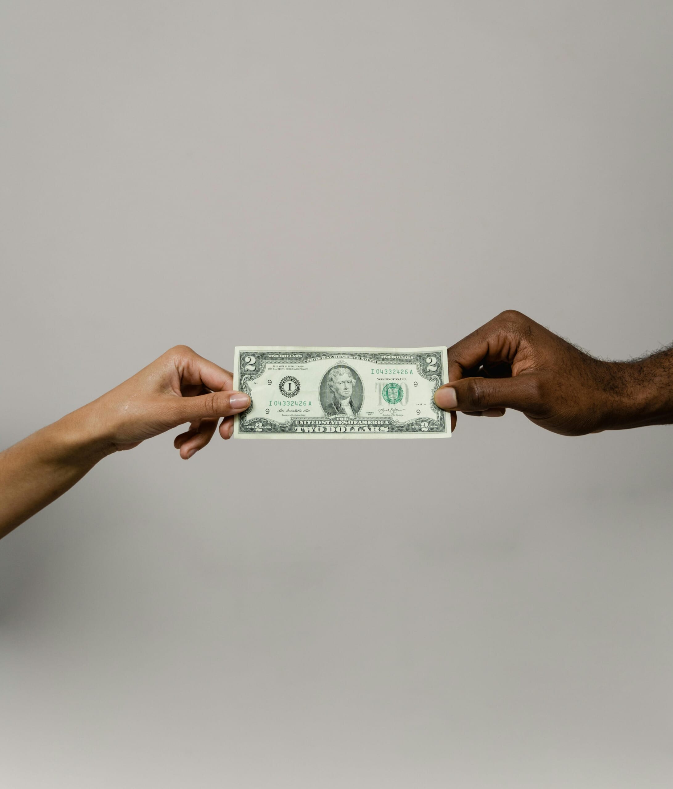 お金の話から逃げる男とは結婚するな｜婚活で本当に見るべき「お金の価値観」